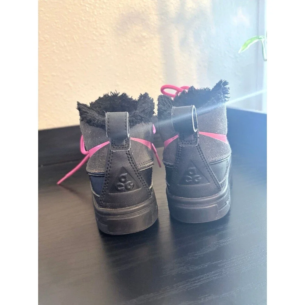 Nike ACG Woodside Chukka Snow Waterproof Boots in Anthracite Hyper Pink Size 11